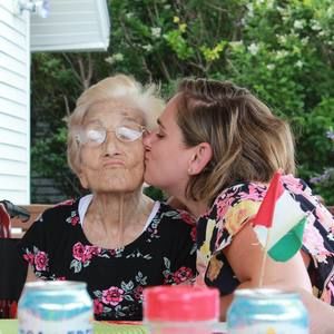 Meet your Posher, Rebecca